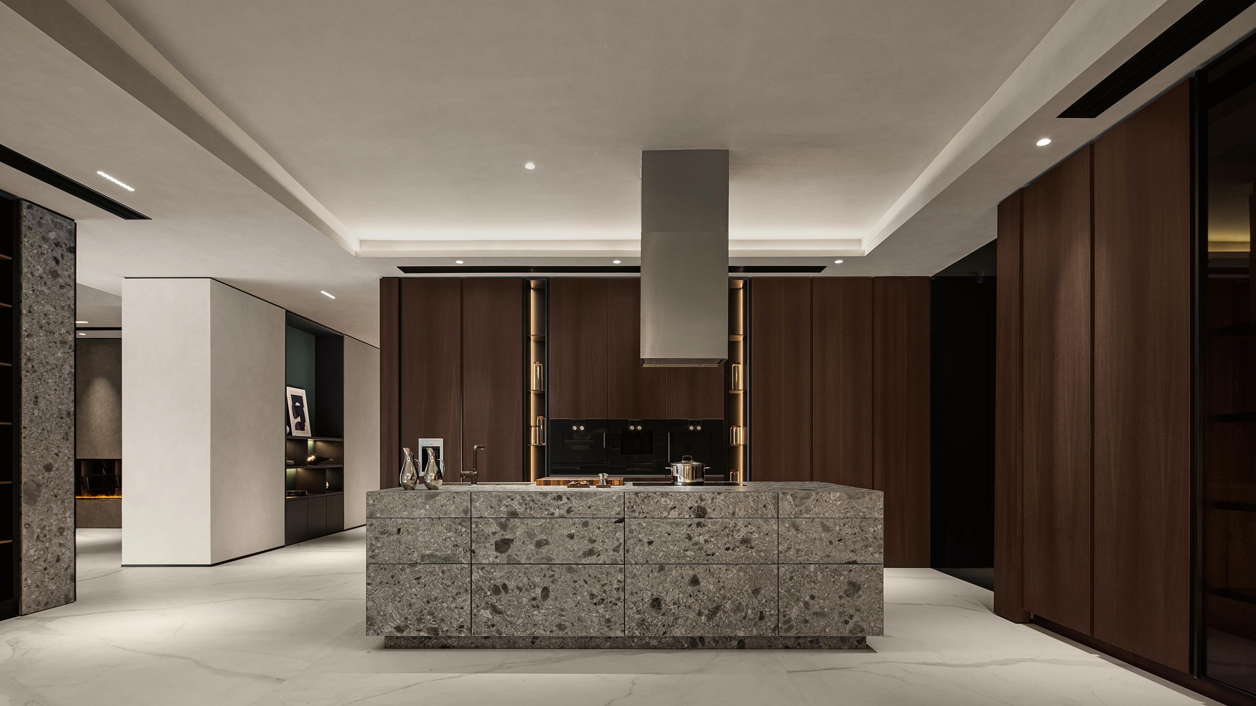 Royana Dalian Showroom